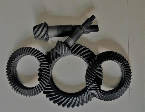 Right Hand Steel Spiral Bevel Gear For Gearbox Anti - Oil Blacking Surface