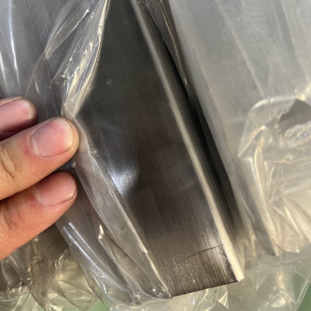 TP304 Stainless Steel Welded Tube100*100*5 SS 304 Square Tube Pickling for Construction