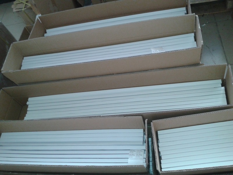 Undercabinet Warm White Glass Shelf Lights With Sensor And Aluminum Clips