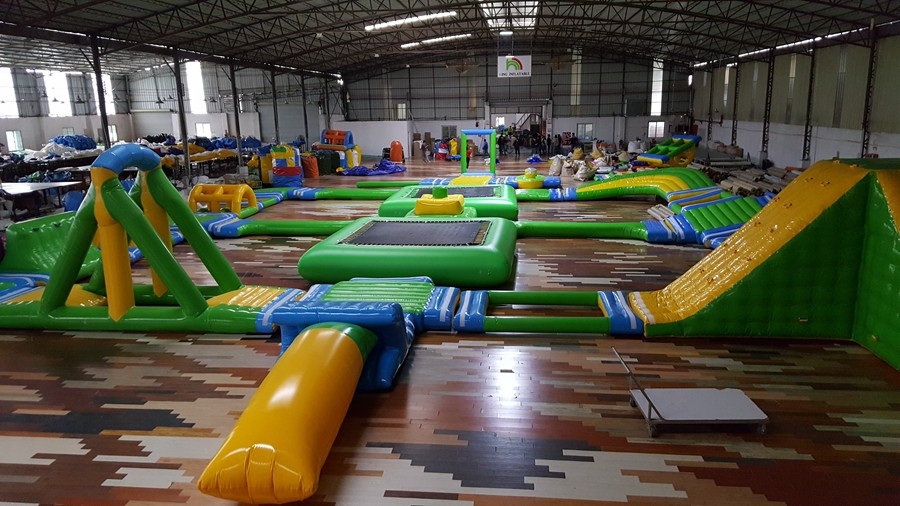 Waterpark Large Inflatable Water Park Equipment Floating Customized Inflatable Aqua Park