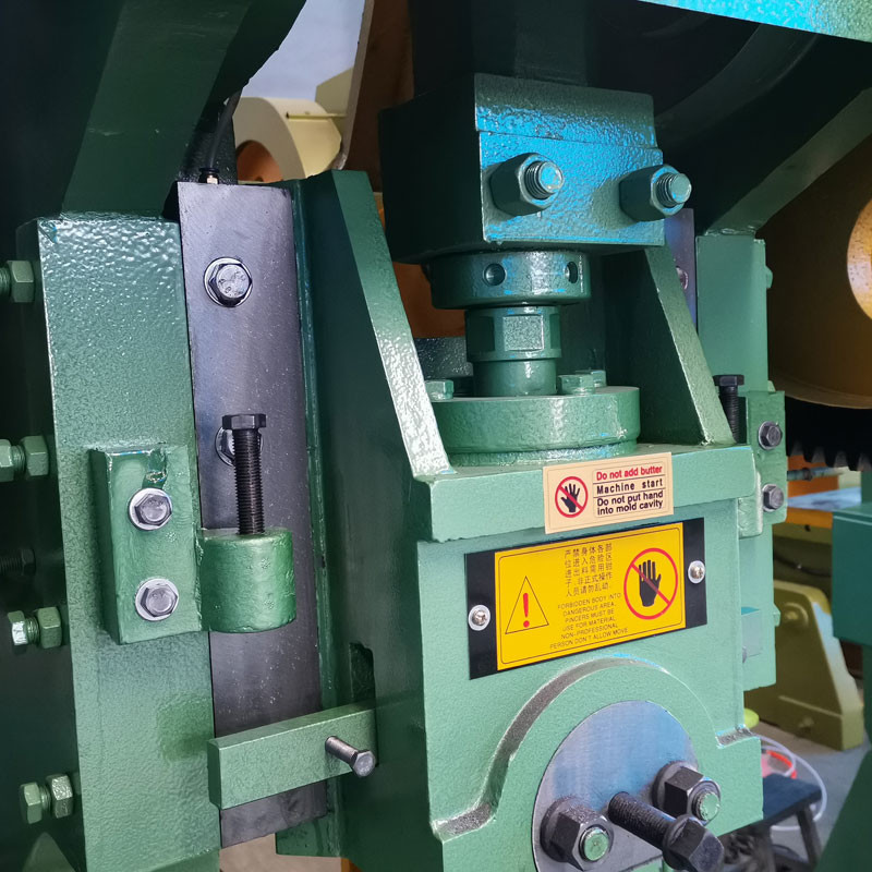 High Efficiency Press Punching Machine For Steel Metal Shape Forming J23-200