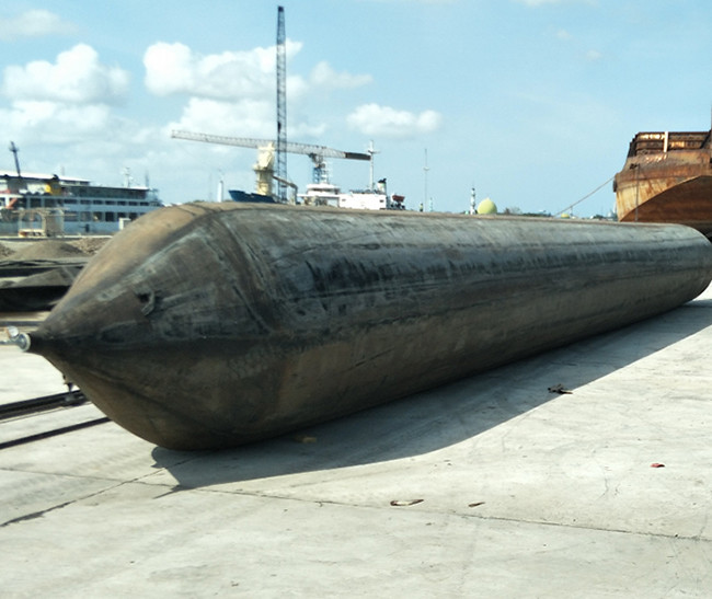 100% Natural Rubber Ship Launching Airbags For Shipyards Floating Dry Docks