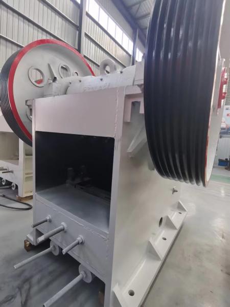 110Kw Jaw Type Rock Crusher High Capacity PE750*1060 380V Stone Cone Crusher