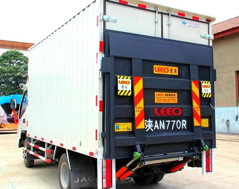 Steel material tail lift hydraulic lifting equipment, load capacity 700-2000kg with DC24V 2KW