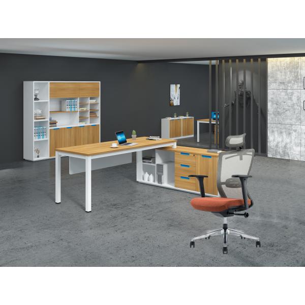 Functionality Swivel Executive Office Chair With Smooth Casters And Headrest