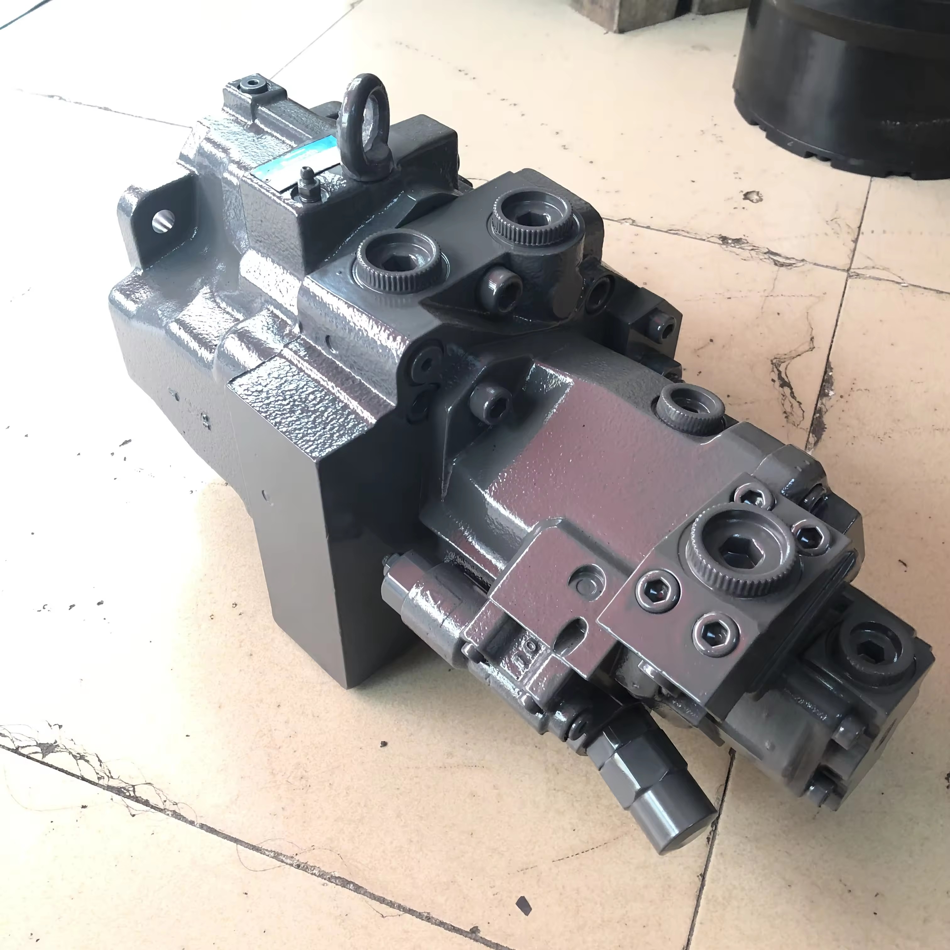 ZX70 Excavator Hydraulic Pump Original Parts Rexroth AP2D36LV3RS6-909-4 Japan