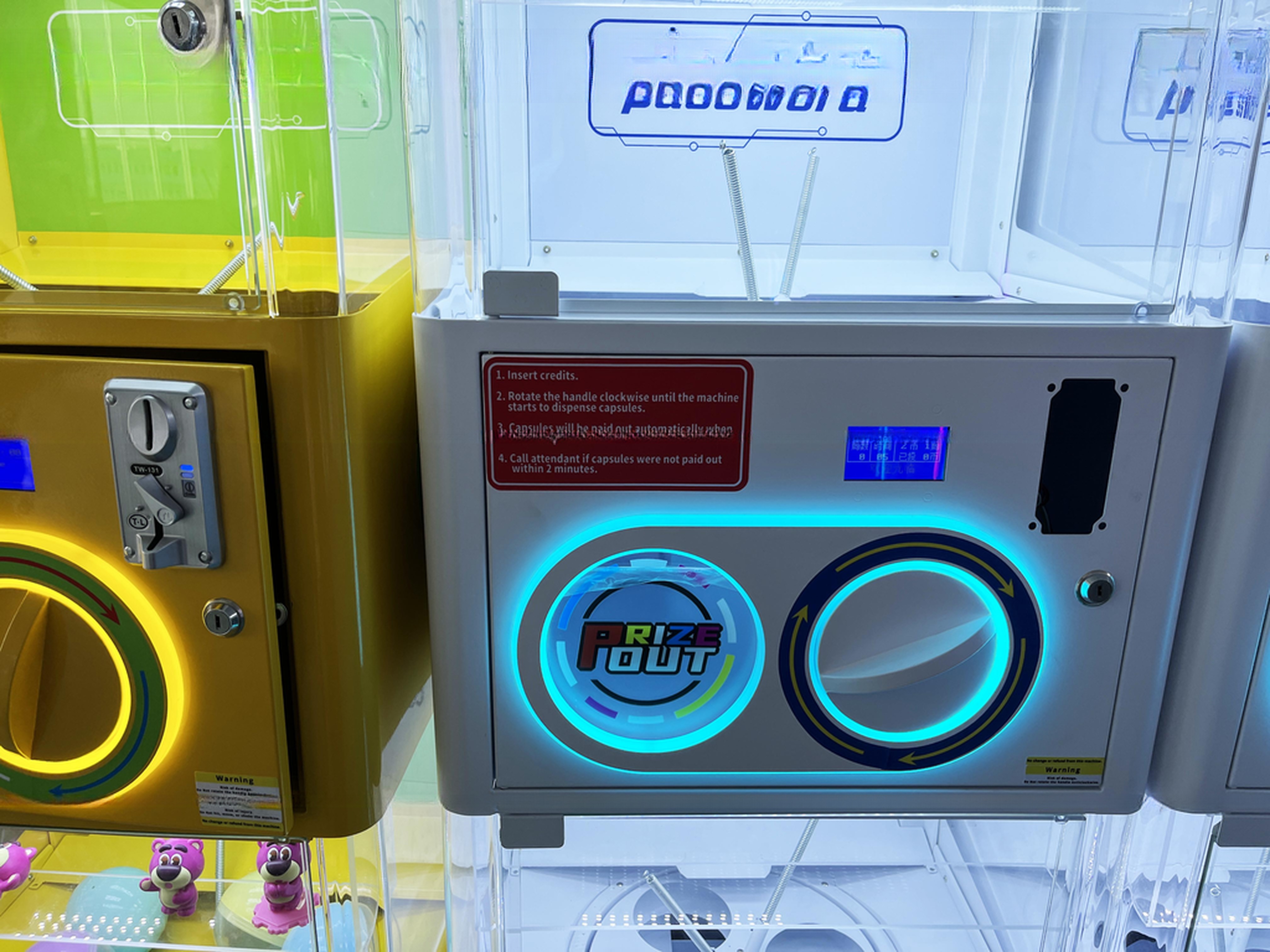 Dreamland Coin Operated Metaverse Capsule Toys Vending Gacha Gachapon Gashapon Machine