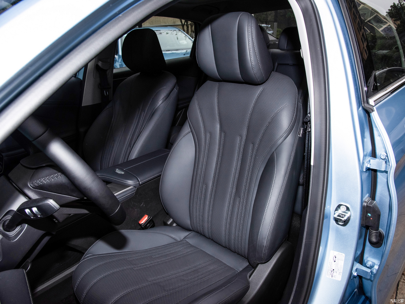 Compact Level 's Chery Fulwin A8 Plug-In Hybrid Electric Vehicle with 4780*1843*1487mm Dimensions