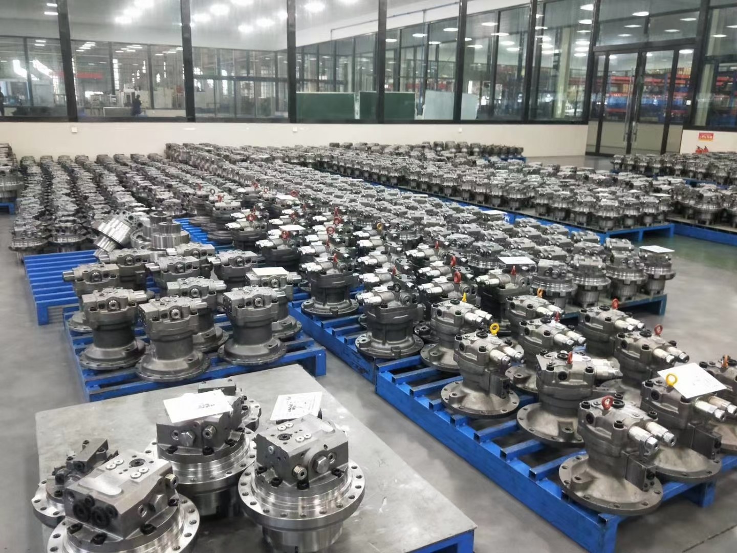 T9T2 Hydraulic Travel Motor , Red Color Excavator Final Drive