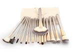 Essential 18pcs Goat Hair Makeup Brush Set Wood Handle Aluminum Ferrule
