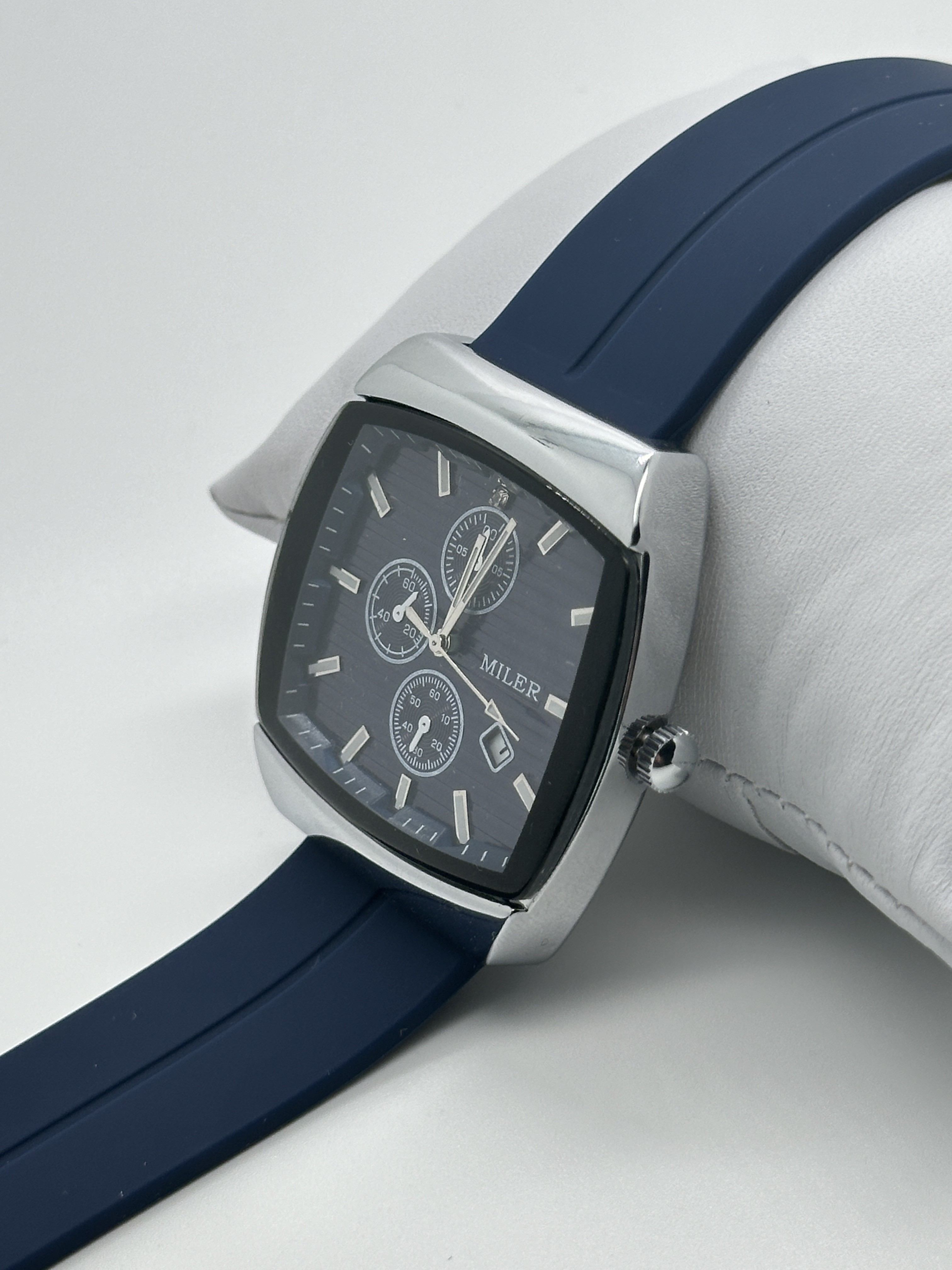 China Hot Selling Factory Quartz Lady Stainless Steel Strap Simple Watch