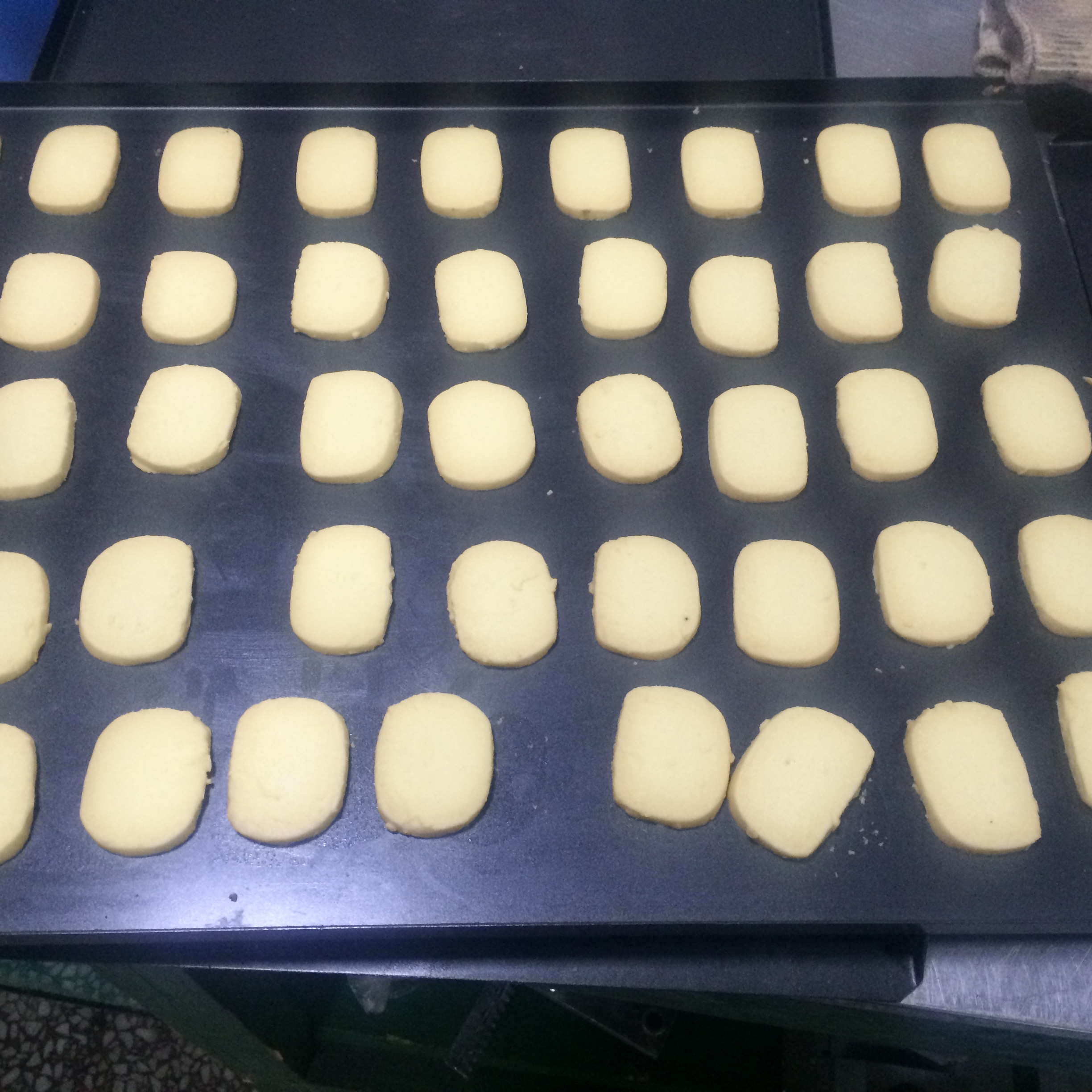 150kg/H Electric Mini Cookie Maker / Automatic Cookies Baking Machine