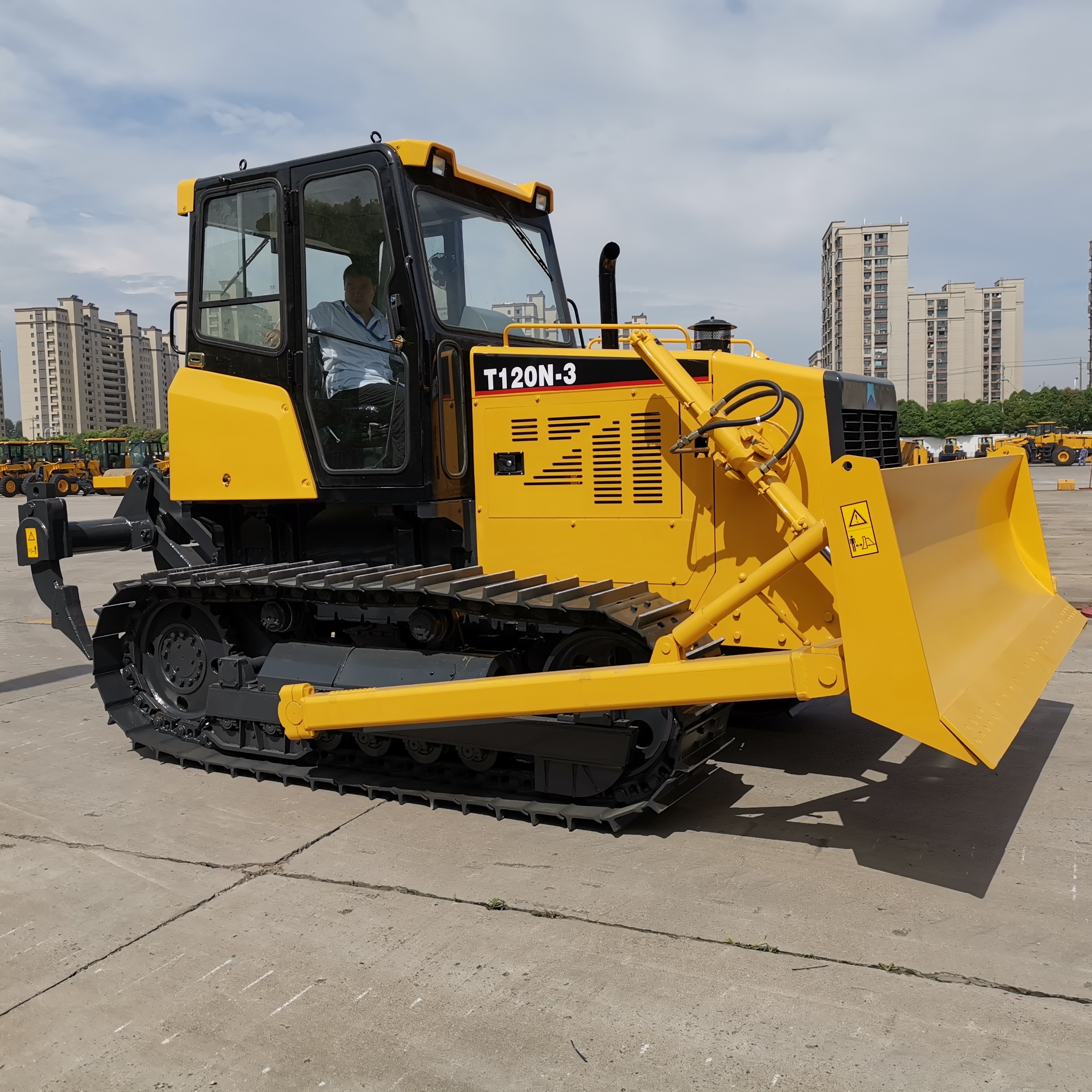 T120N-3 Crawler Bulldozer 10 Ton Engine Power 81KW 2300r/min