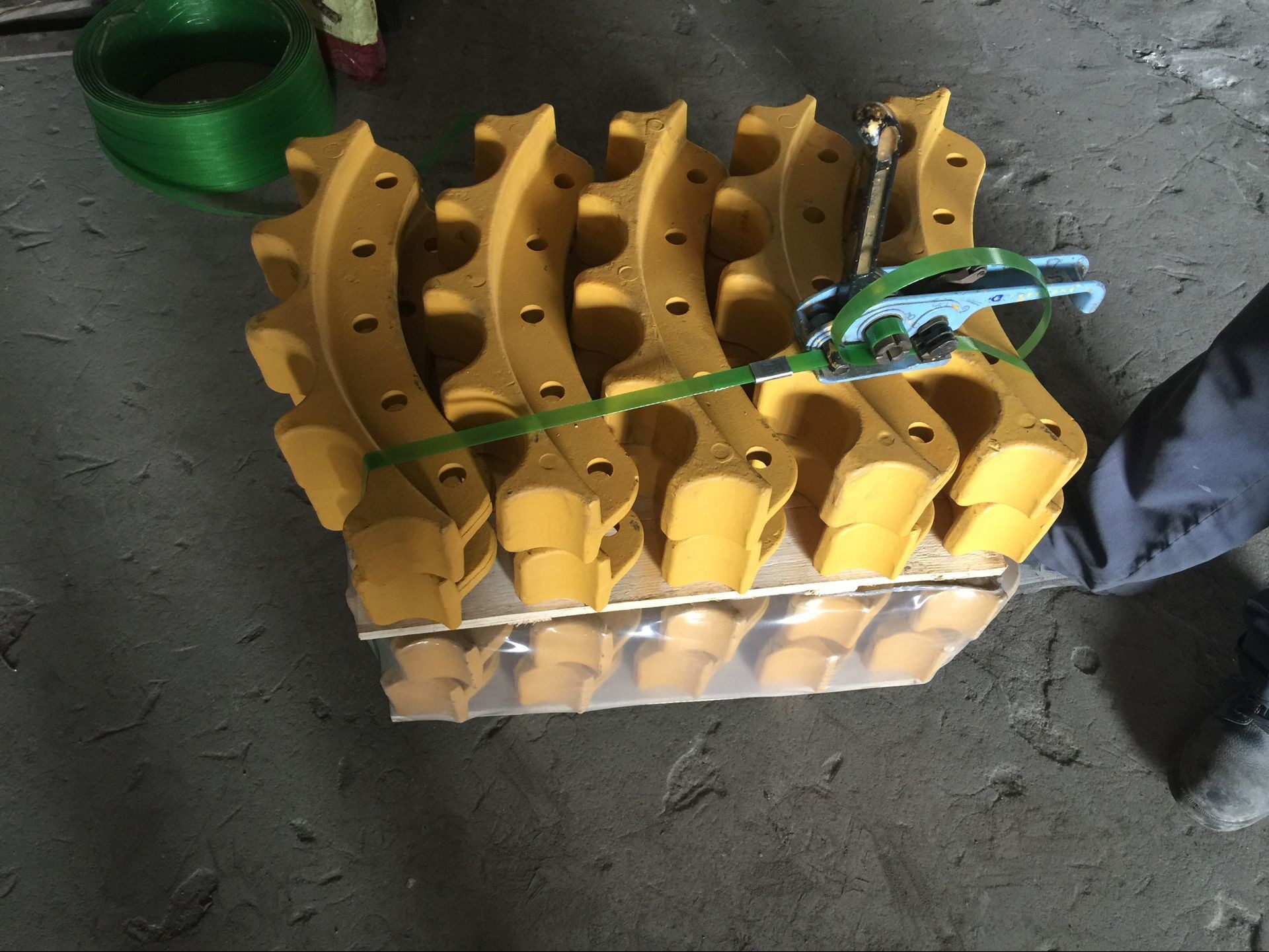 Bulldozer Excavator Undercarriage Parts Segments Construction Equipment Spare Parts