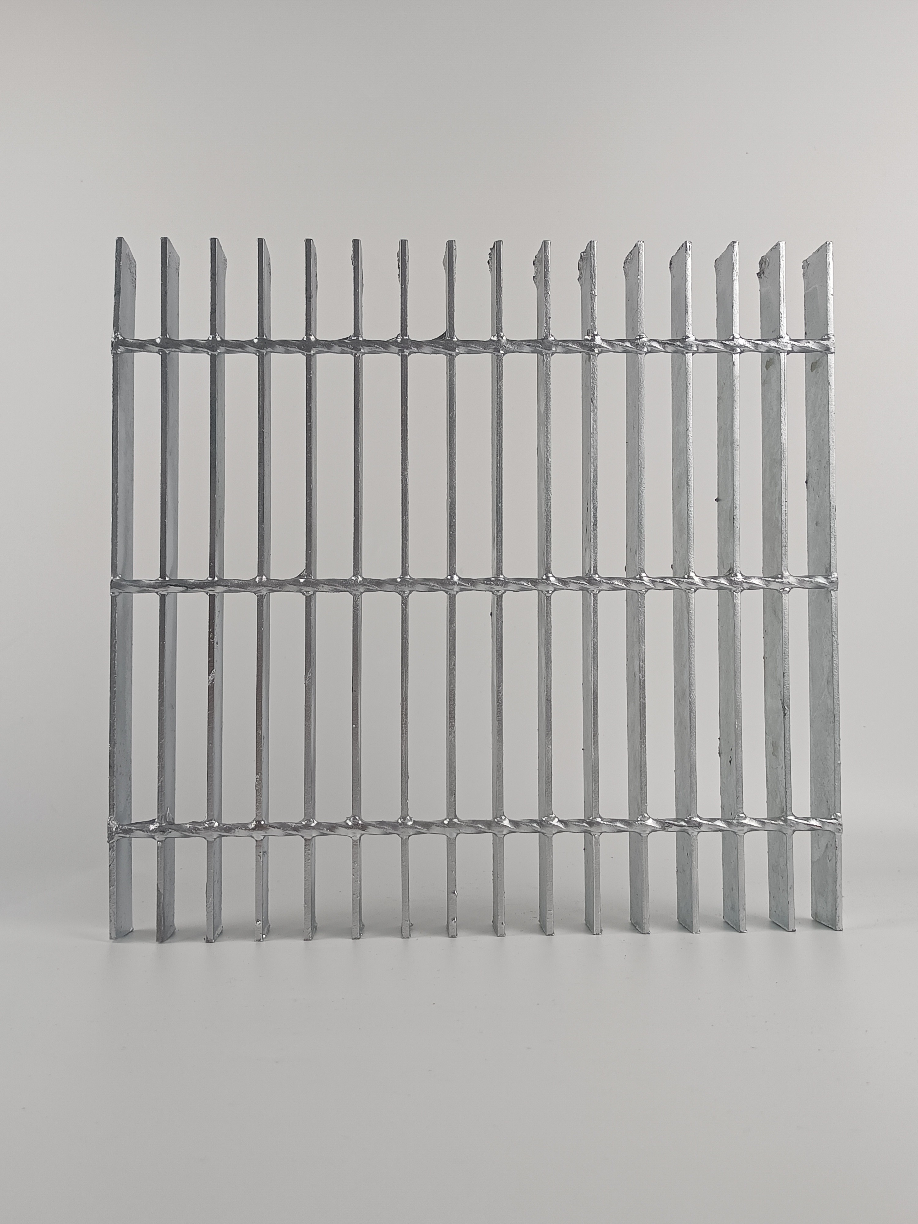 Customizable Construction Sites serrated steel bar grating Resistant Corrosion