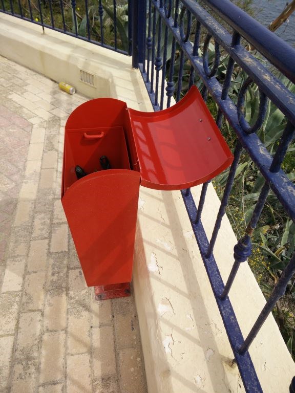 Cute Mild Steel Dog Waste Bin With Surface Mounted Wall Mounted Type