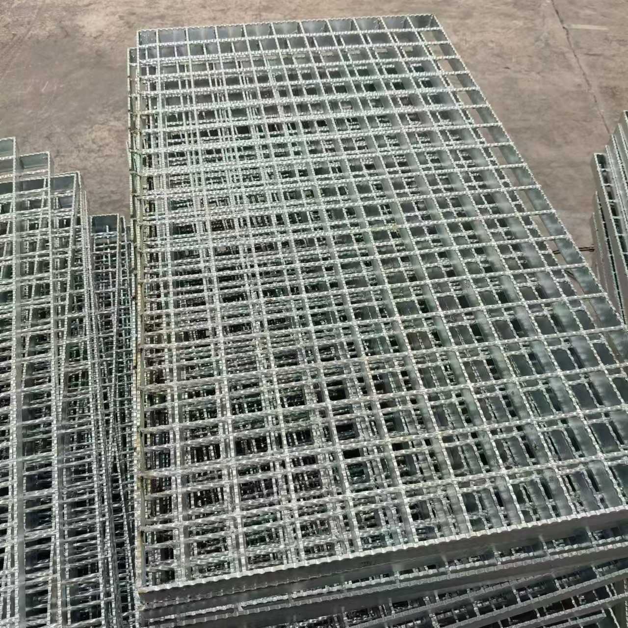 Ventilated Steel Grating, Maintaining Air Circulation