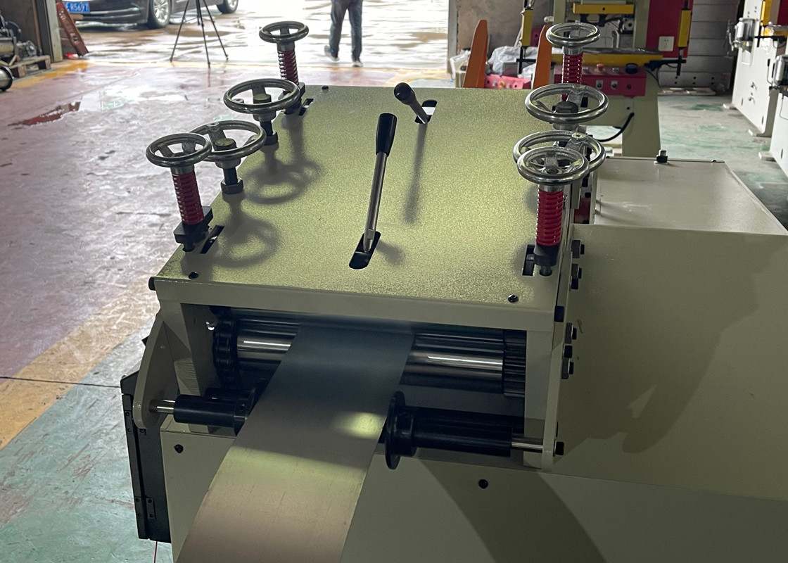 JH21-25 Small Pneumatic Punching Machine Stamping Workpiece Mold Customization With Feeder