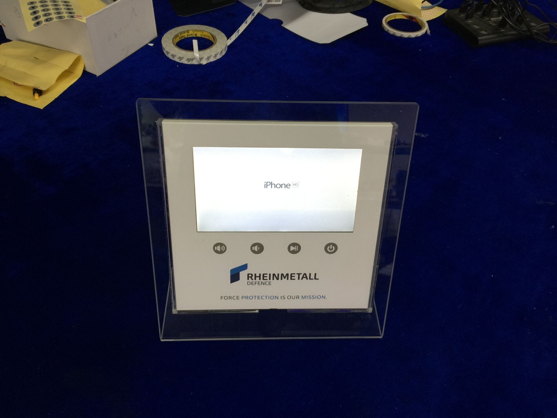 VIF Unique 7 Inch LCD Screen Acrylic Stand Display Brochure Video For Shows
