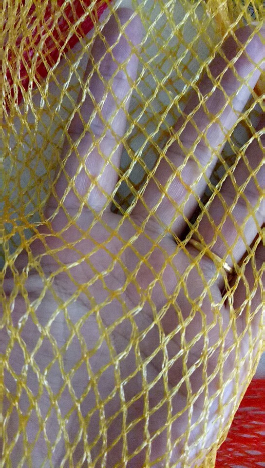 Tubular Knitted Mesh Vegetable Storage Bags 36 Mesh Red PE Material Long Lifespan