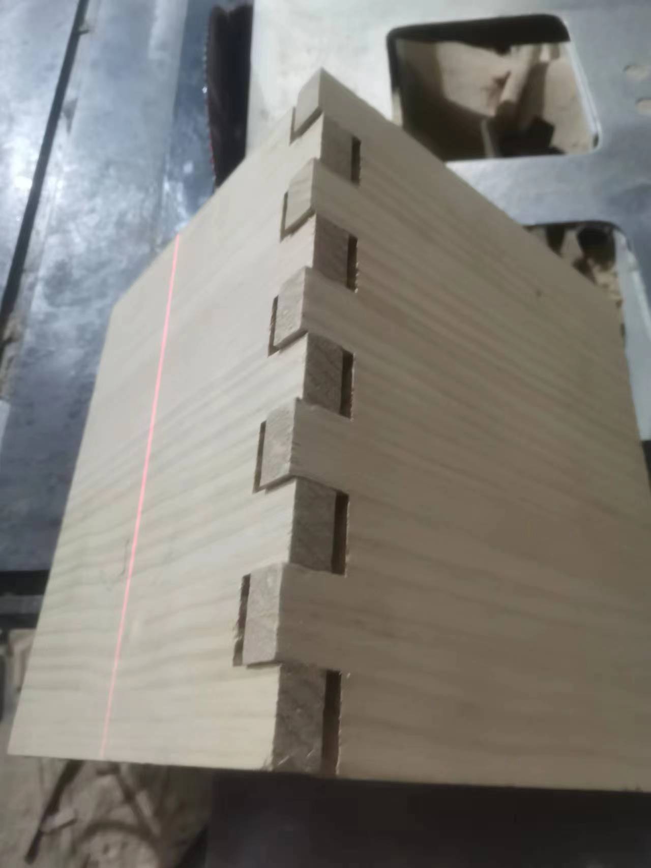 Upgrade Your Beekeeping Equipment with Modern Beehive Box 4 Frames and 7 Frames Included