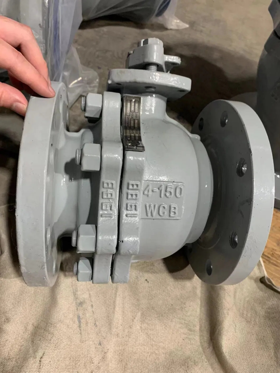 150 ASME B16.5 Wcb Cast Carbon CF8 CF8m Bronze Stainless Steel Floating Ball Valve