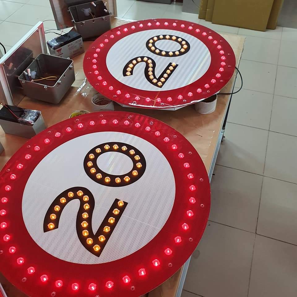 10cm-25cm Reflective Tape Road Sign Board For Traffic Safety Warning