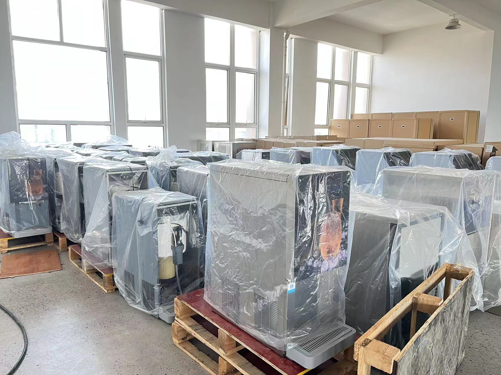 200kg Automatic Large Cube Block Ice Machine for Tea Shop KTV Bar Intelligent Design