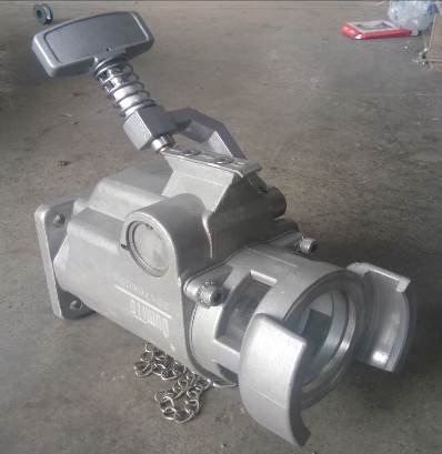 CIMC New Design 6x4 Manual Transmission Diesel Fuel Tanker Truck Steel Wheel for Oil Water Chemical Storage & Refueling