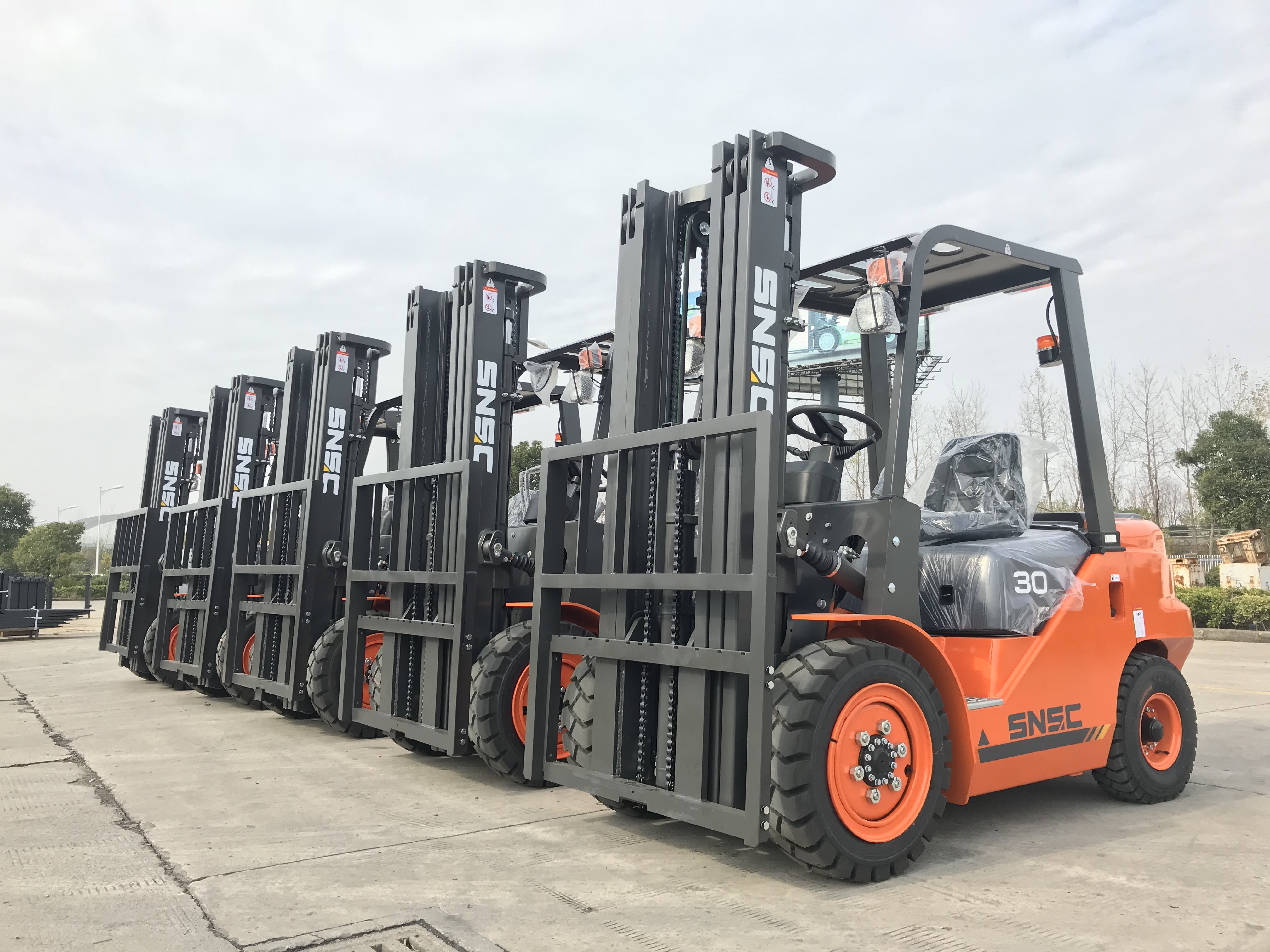 20 Years Experience Rough Terrain Forklift with Diesel Engine and 7 Ton Capacity
