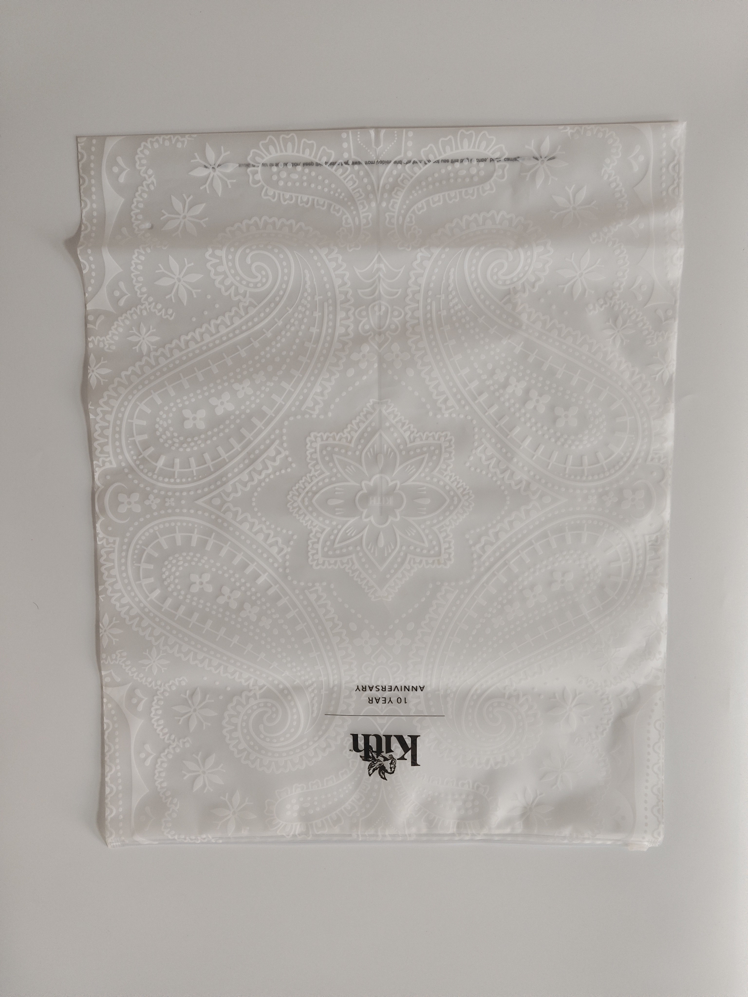 CPE / HDPE Plastic Zipper Bag Embossed Customized Size Accepted