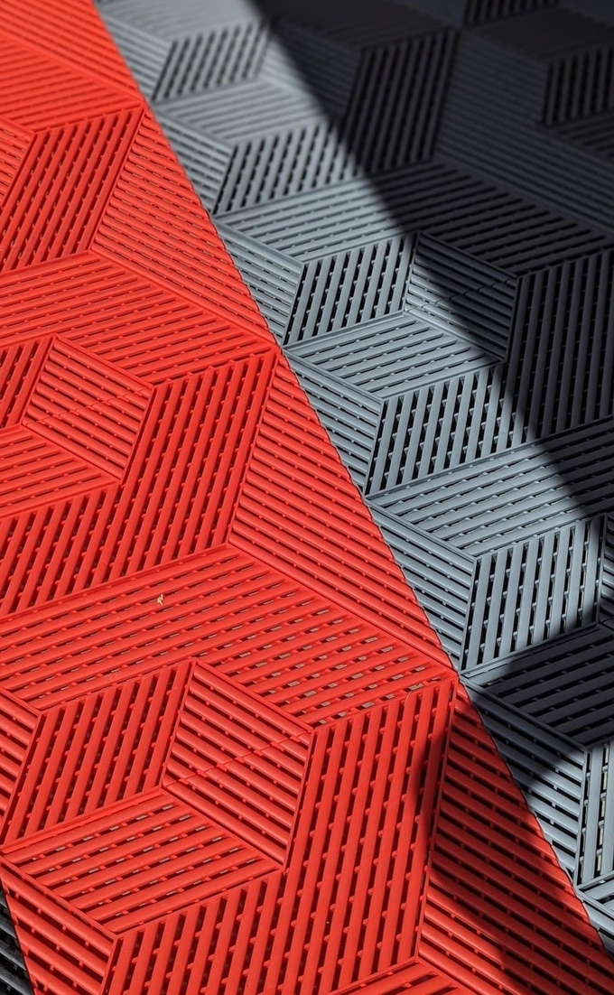 18mm A variety of colors can be customized Tiles with Diamond Lite Grip