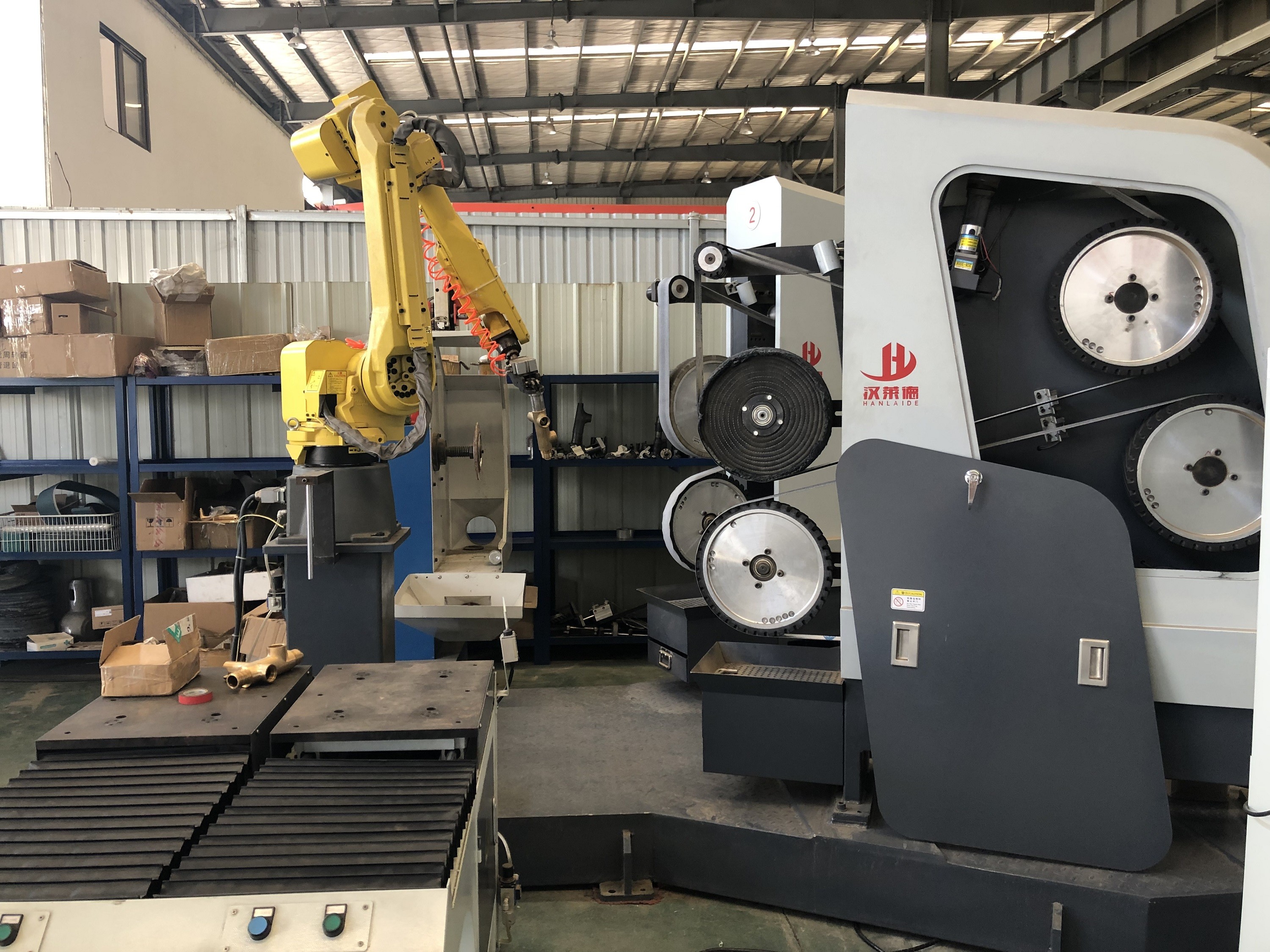Automatic Position Compensation Robotic Metal Deburring Machine For Brass Faucet