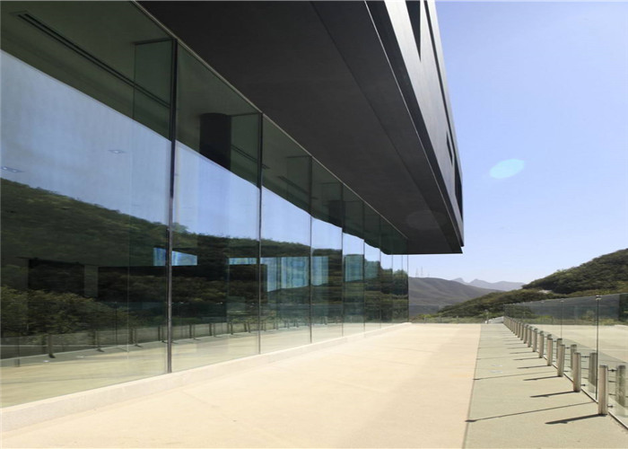 High Color Uniformity Dark Grey Reflective Glass 4mm - 8mm Thickness For Building Material