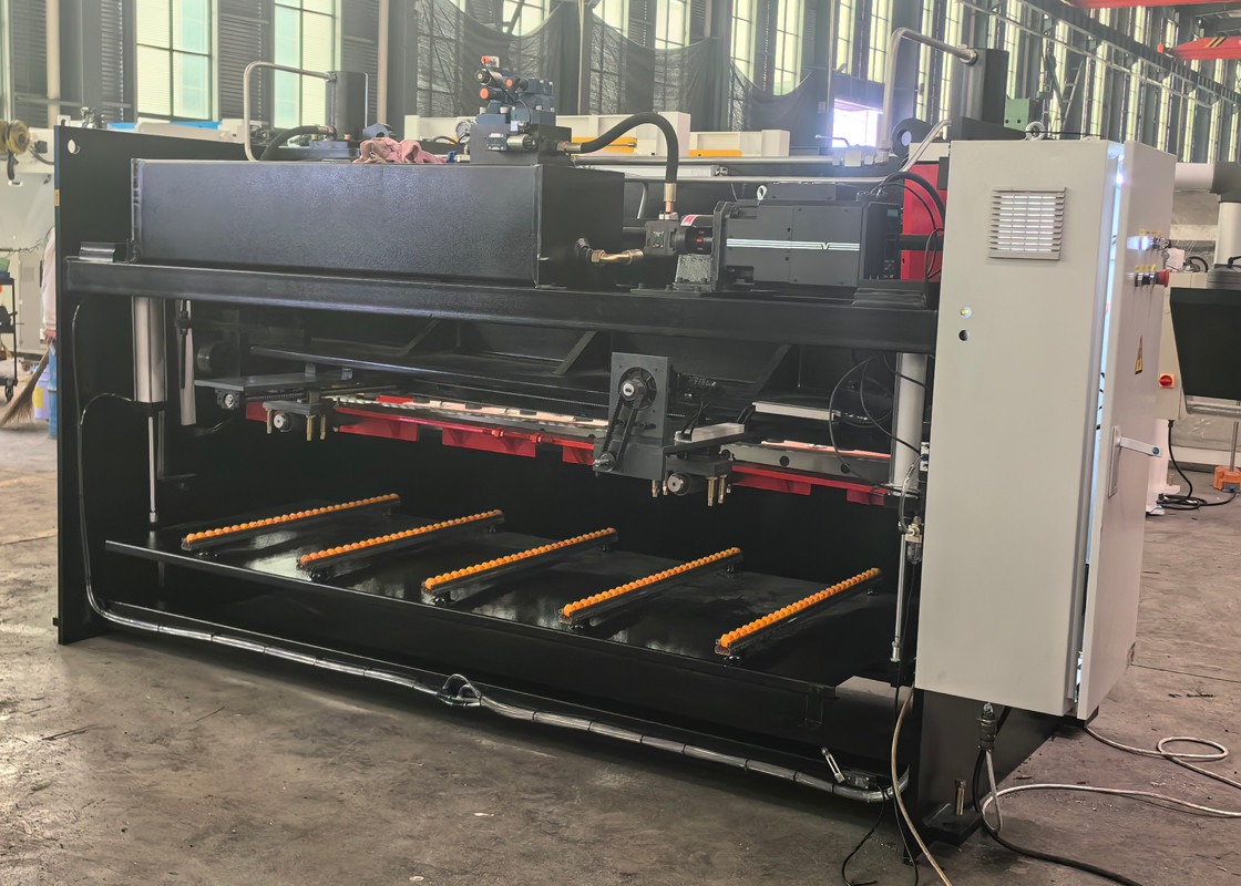 High-End Hydraulic Guillotine With Automatic Angle Adjustment And Blade Gap Adjustment For Precise 4mm Cutting DAC360T