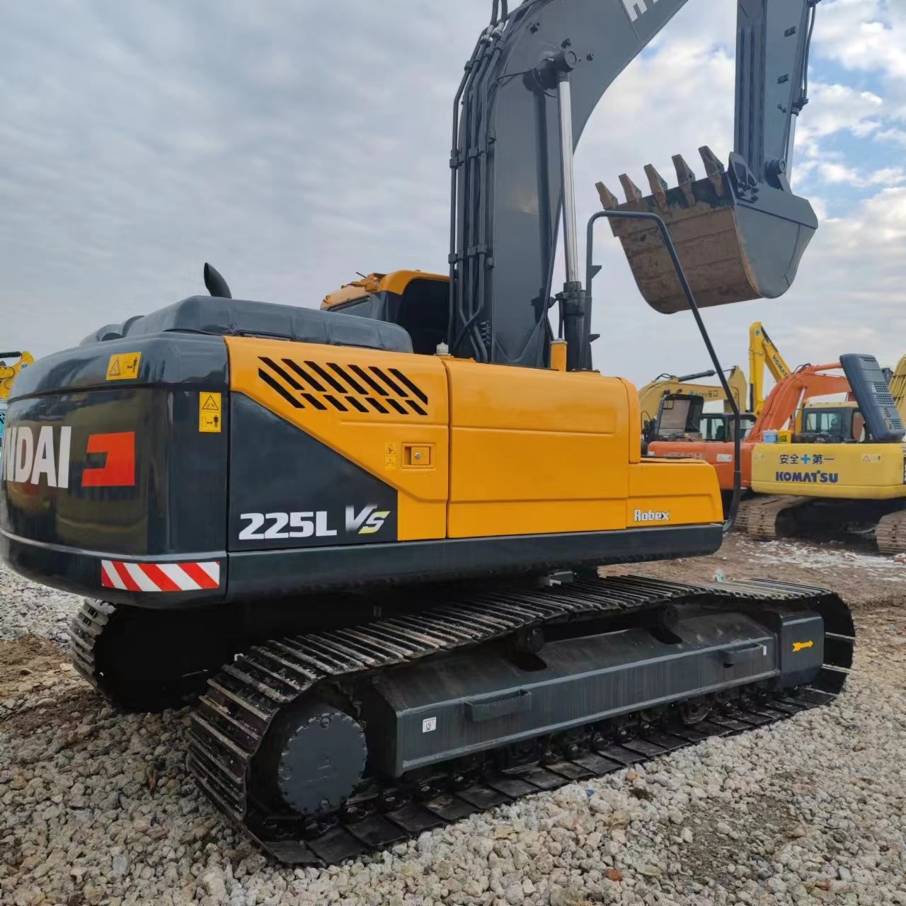 Used Hyundai Digger R225VS Secondhand 22.5ton Medium Type Crawler Excavator