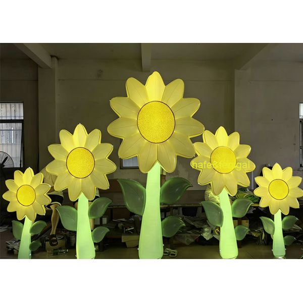 Flexible Design Custom Inflatable Flower Sculpture For Public Art Installations