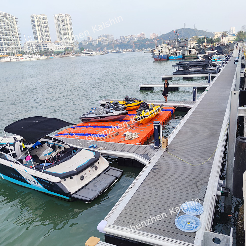 Customizable Aluminum Alloy Floating Dock Pontoon Long Lasting For Marina