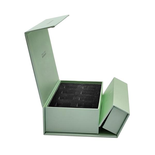 Flip Cover Rigid Gift Box Skincare Custom Magnetic Box Packaging With Dividers