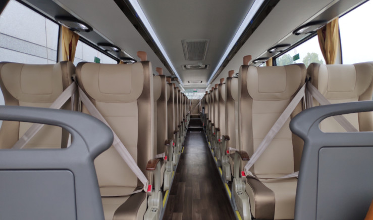 11m 12m 50 Seater Luxury Bus 33 Seater Coach Diesel Rear Drive 6×2