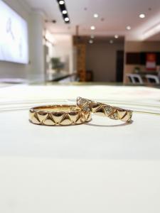 Wholesale Artistic Geometric Pattern OEM 9g Valentine Couple Rings from china suppliers