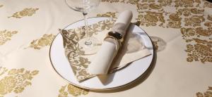 Wholesale Disposable 47gsm-51gsm Soft Luxury Paper Napkin Hotel Banquet Weeding from china suppliers