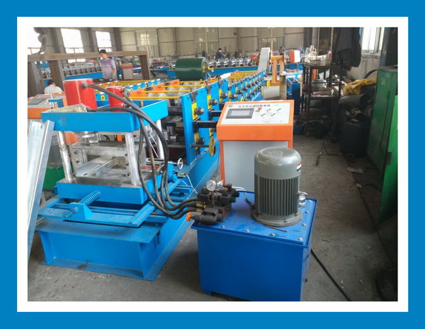 15T CZ Purlin Roll Forming Machine 90mm Roller Hydraulic Punching