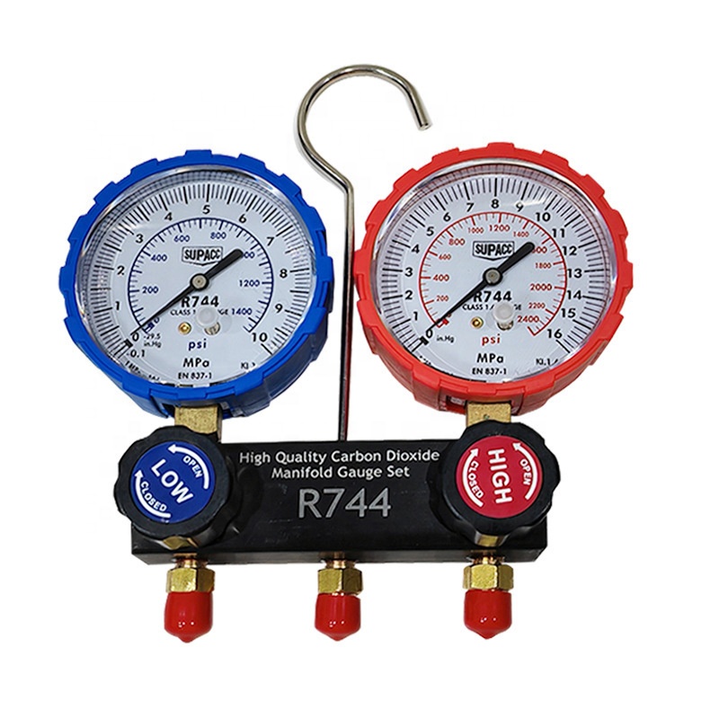One high and one low connector All copper R744 quick couple for refrigerant charging