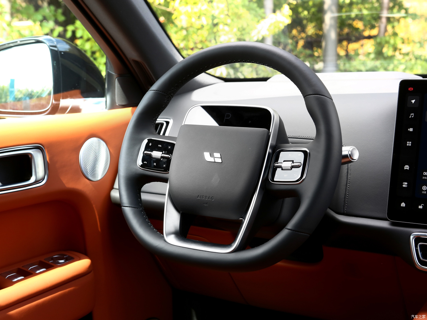 Experience the Future of Transportation with Lixiang L8 Pro Hybrid Electric SUV 1.5T Dual Motor and 4WD Drive