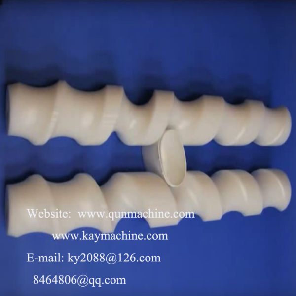 Timing screws to groups shaped square rectangular rectangle bottle containers into pairs for packaging. China manufacturer China factory China