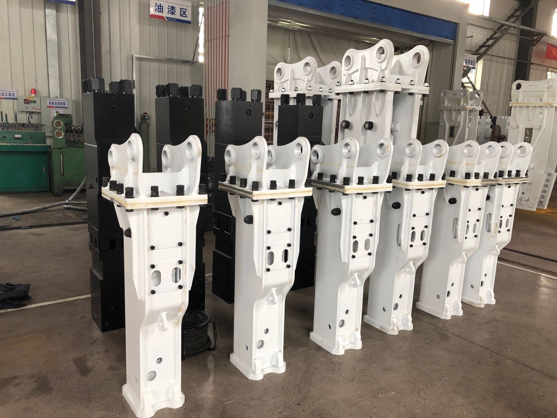 20CrMo Material Customization Martillo SB40 Box Silenced Type Hydraulic Rock Hammer Breaking for Mini Excavator 5