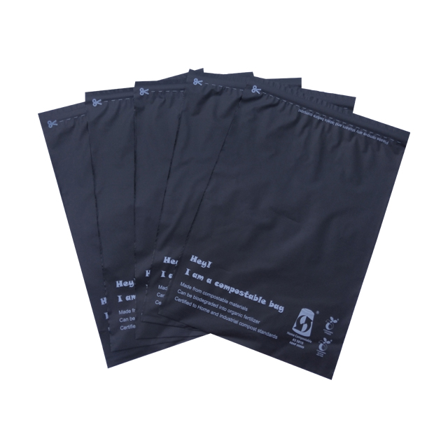 Tearproof Ultralight Black Poly Mailer Bags , EN13432 Large Shipping Bags For Clothes