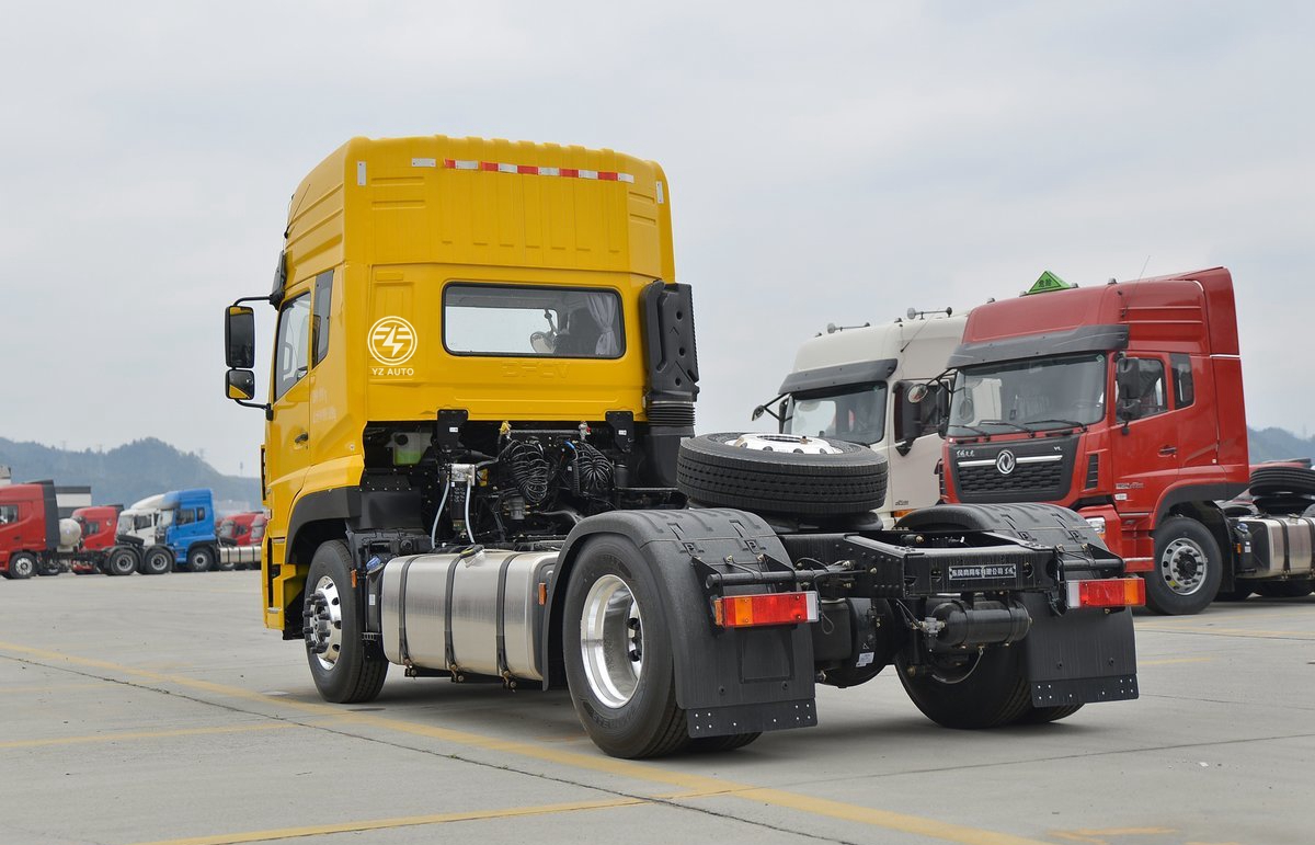 Sale Agricultural Machinery 4X2 Farm Tractor Trailer Truck with 295/80R22.5 18PR Tires