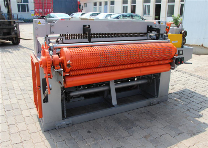 Stable Working Welded Wire Mesh Fence Machine , Wire Mesh Welding Machine